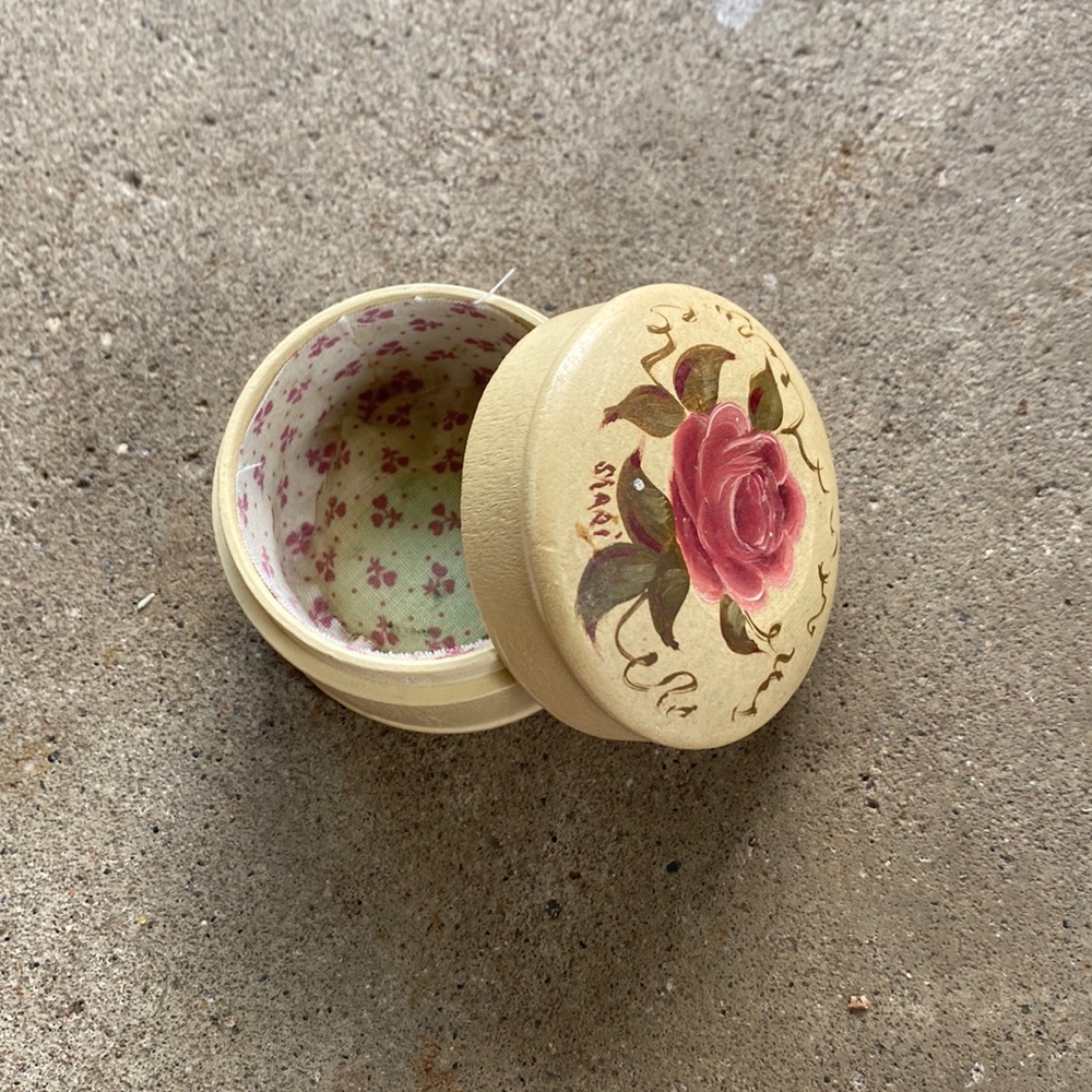 Vintage tan wood painted Rose trinket box.